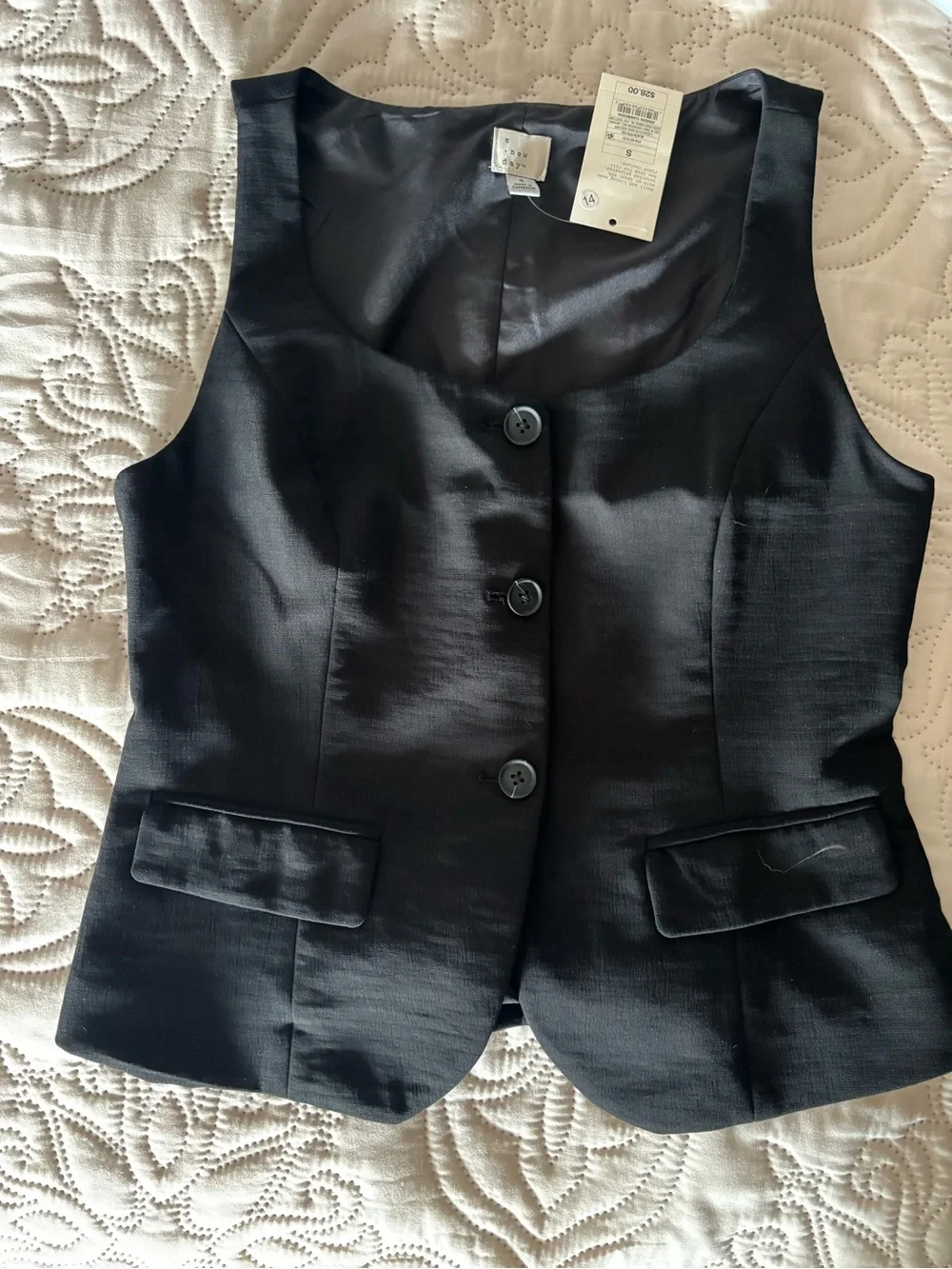 a new day Black Button-Front Sleeveless Vest